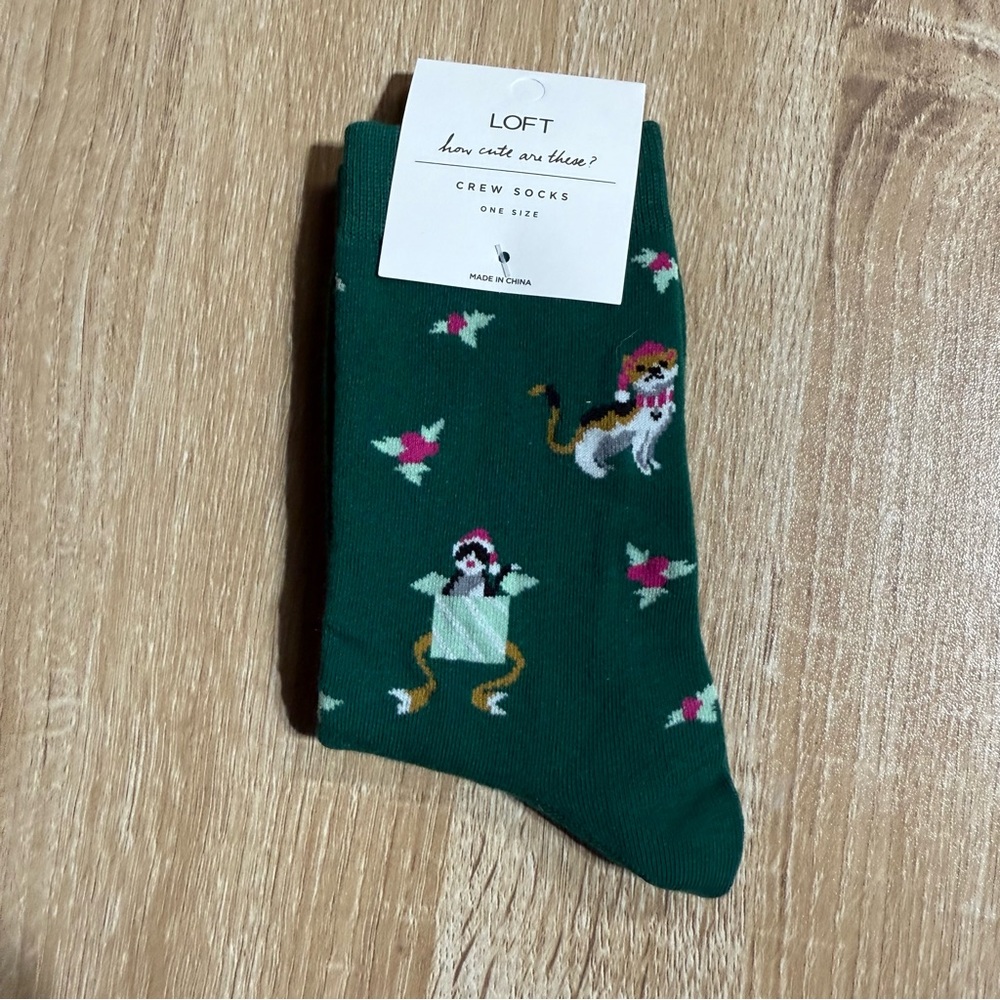 Loft Forest Green Crew Socks with Cat Novelty Print Festive Design One Size NWT